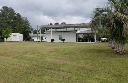 Inverness RV Rental | RV site on Withlacoochee bike trail 46 miles long