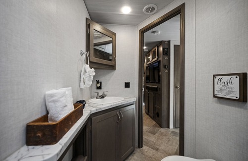 Broken Bow House | RVing in the Pines close to EVERYTHING !