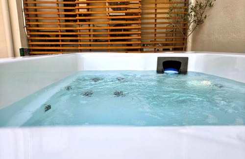 Granada City Center Apartment | RYAP Puerta Real