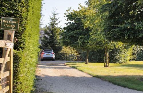 Moreton House | Rye Court Cottage