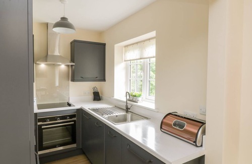 Kirkbymoorside Cottage | RYEDALE COUNTRY LODGES - WILLOW LODGE, pet friendly in Kirkbymoorside