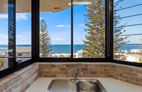 Kings Beach Apartment | Ryson Unit 7 Kings Beach QLD