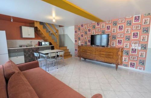 Chabris House | Séjour champêtre avec piscine partagée à Chabris - FR-1-591-739