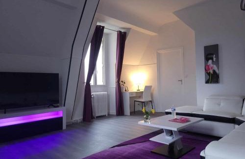 Cluis Bed & Breakfast | Séjour de Charme au Château avec Petit-Déjeuner et Parking - FR-1-591-705