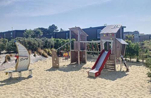 Jullouville-les-Pins House | Séjour en Tiny House à Jullouville, piscine et parking inclus - FR-1-361A-95