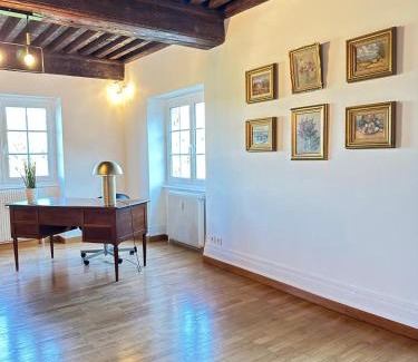 Lissieu Apartment | Séjourner au Château de la Roue Grand appartement