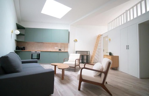 Quartier Sainte-Marguerite Apartment | Séjournez dans un havre de paix au cœur de Paris