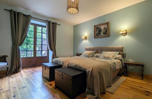 Saint-Romain-Lachalm Bed & Breakfast | Séjournez en Ferme avec Piscine, Tennis, Chevaux et Parking Sécurisé - FR-1-582-518
