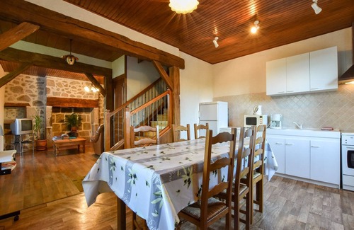Senezergues House | Sénezergues Garden Hideaway