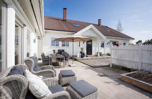 Sogne Villa | Sørlandsferie nær svaberg, og strender!
