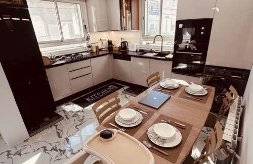 Dar Chaabane Al Fehri Apartment | S+2 Smart Home 5m drive to the Seaside with free street parking