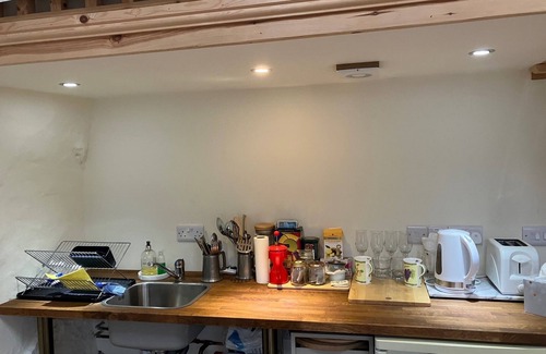 Mawddwy Apartment | S/C Studio in medieval farm house Ideal for walkers, birders & writers.