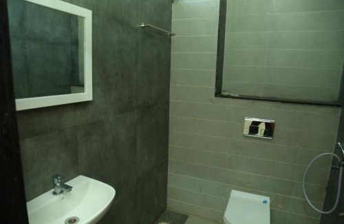 Uttukuli Hotel | S M Residency
