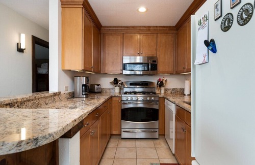 Central Vermont- Killington House | S'Mookie- Pool, Hot tub, Fireplace, Hiking!