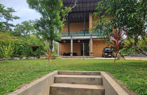 Dunagaha House | S & P Villa - Close to Airport