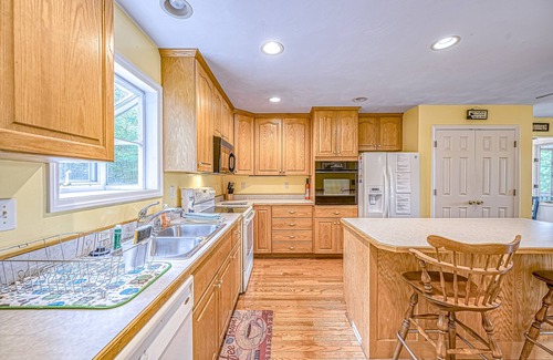 High Point House | S'thern Rock - Lakefront home with views, dock, screened porch, kayak & canoe