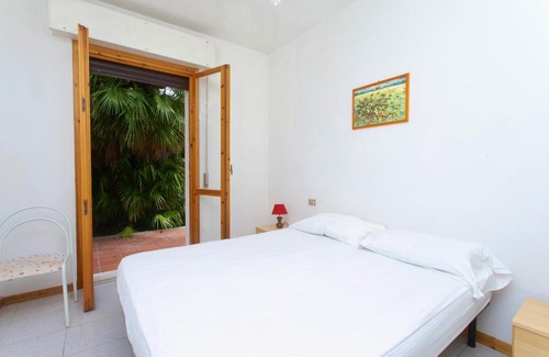 Sirolo Apartment | S77 - Sirolo, trilocale con giardino in centro