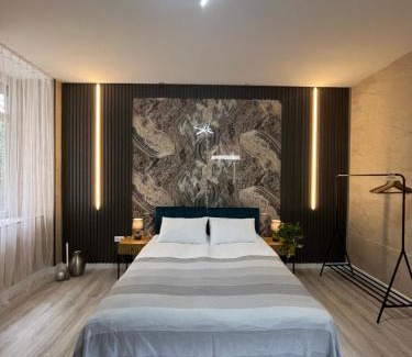 Terezvaros Apartment | S8 Downtown Apartments with Optional Garage