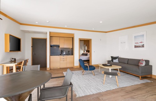 Eastern Malibu Apartment | SA Beach Suites #10 - The Perfect Suite on Carbon Beach