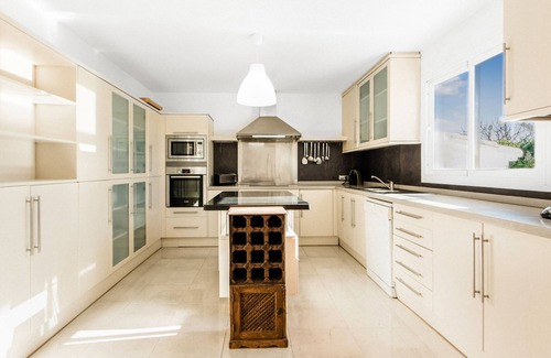 Sant Josep de sa Talaia Villa | Sa Carroca VILLA (8 bedrooms, 12-19 pers.), 5 min. to Ibiza town&Playa den Bossa