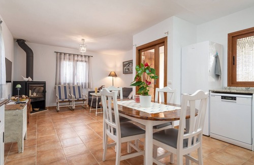 Buger House | SA CASETA (BÚGER) - Cosy house with elevated swimming pool and free WiFI.