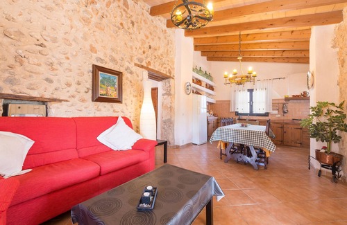 Buger Villa | SA FIGUERA BLANCA - Great traditional villa with private pool in inland Majorca.