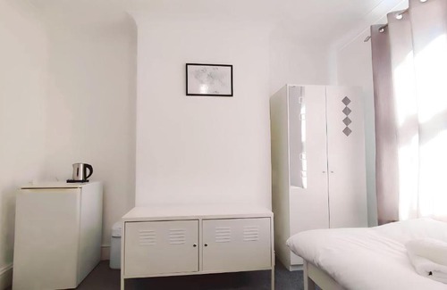 Maidstone House | SA Travel Stop
