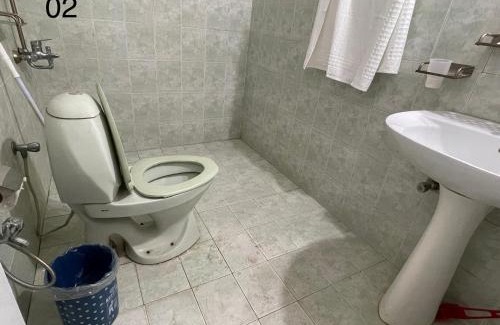 F-7 Sector House | Saani Rooms, G-10 Branch