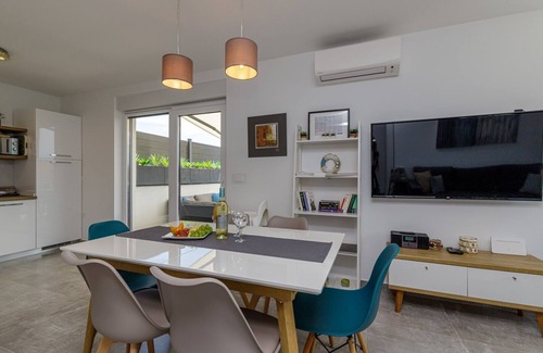 Vrvari Apartment | Sabena Apartment with Whirlpool