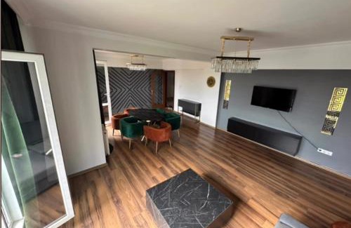 Pendik Apartment | Sabiha Gökcene 5 dk Havuz, balkon, otopark yeşillikler içinde