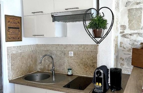 Lunel Apartment | Sacré Coeur de Ville