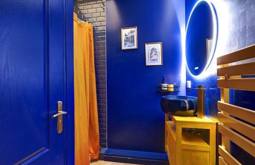 Quartier de Rochechouart Apartment | Sacré Coeur, Netflix & Chill by ecoflats
