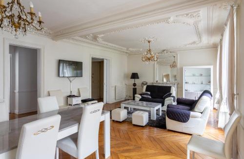 Clignancourt Apartment | SACRE COEUR Grand Duplex 130 m2 - 4 chambres + double living