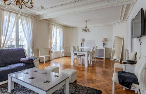 Clignancourt Apartment | SACRE COEUR Grand Duplex 130 m2 - 4 chambres + double living