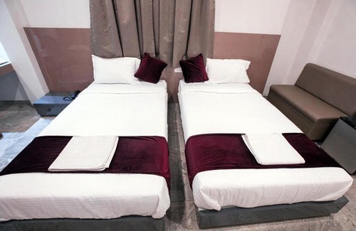Kothrud Hotel | Sadanand Residency
