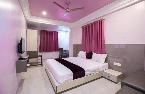 Kothrud Hotel | Sadanand Residency