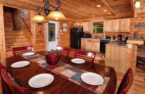 Gatlinburg - Pigeon Forge Cabin | Saddle Creek - Private Indoor Pool + Shuffleboard + Arcade Games + More!