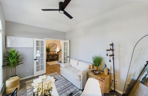 Houston House | Saddle n Spurs BNB, 25 minutes to downtown, pool, fire pit, grill