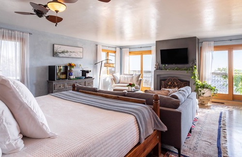 Topanga House | Saddle Peak Buddha House - Malibu Ocean Views with Private Pool & Hot Tub