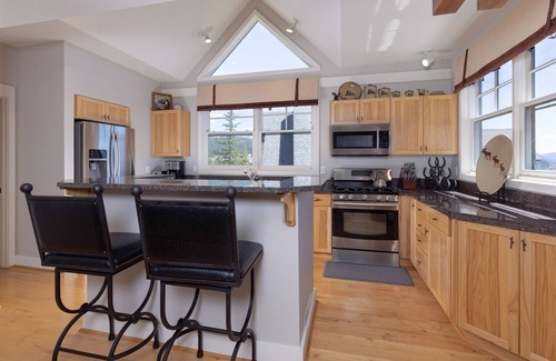 Saddle Ridge House | Saddle Ridge U2- Ski-in/out Luxury w/2 King Suites, Privacy, Mtn Views, Hot Tub