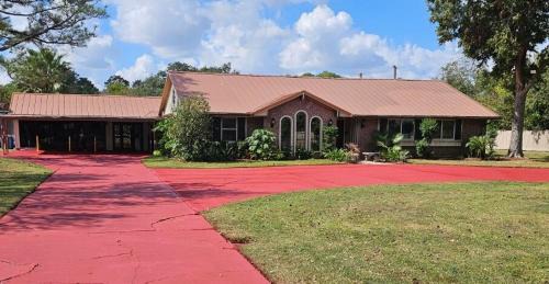 Pasadena House | Saddle Up Stay Vacational Home Pool Tennis Court & TV Projector!