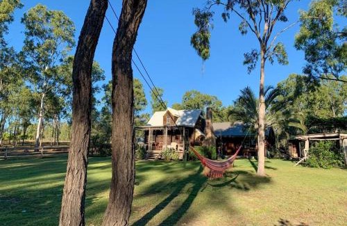 Moolboolaman House | Saddleback Country Cabins. Near Gin Gin