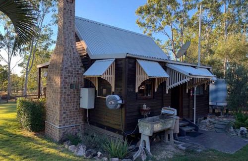 Moolboolaman House | Saddleback Country Cabins. Near Gin Gin