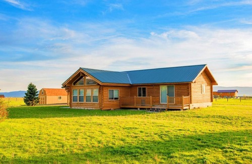 Driggs Cabin | Saddlehorn Cabin⁓Amazing Views⁓CrossCountry trails
