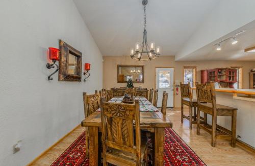 Ruidoso House | Saddles 'N' Spurs 4br 3bath with a Hot Tub