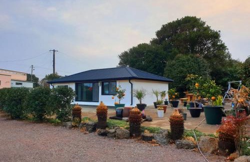 Namwon House | Saesarr Private Stay in Mandarin Orchard, 100m from Sea