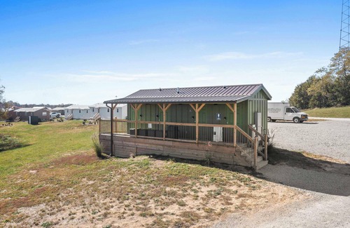Williamstown RV Rental | Safari Tent G at Eden Reserve - Near Ark