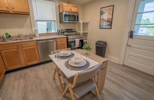 Roanoke Apartment | Safe 1BR Apt Near Hospitals
