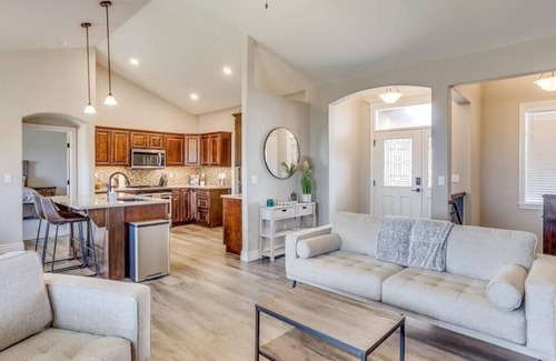 Greenwich House | Safe 5 Bed Beautiful Home in quiet neighborhood