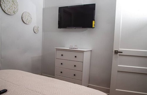 College Park House | Safe, Clean, Comfort, and pet friendly near University of South Alabama!